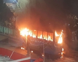 চতুর্থ দফা অবরোধ: দুদিনে ১১ বাসসহ ১৪ বাহনে আগুন