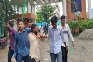 বরিশাল বিশ্ববিদ্যালয়ে র‍্যালিকে কেন্দ্র করে সং ঘ র্ষ, ক্যাম্পাসে থমথমে পরিস্থিতি