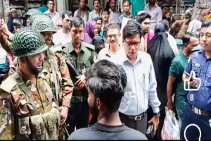 মাধবপুরে সড়ক দ*খল, ১০ ব্যবসায়ীকে জ*রিমানা