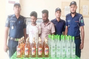 বাহুবলে বিদেশী মদসহ দুই মাদক ব্যবসায়ী আটক
