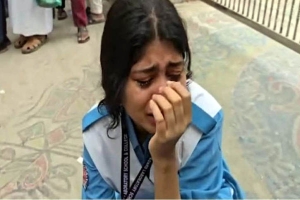 সেই ছাত্রীর পরীক্ষা নেওয়ার বিষয়টি বিবেচনা করছে সরকার