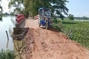 তিন বছরেও সংস্কার হয়নি জগন্নাথপুরের বন্যায় ক্ষতিগ্রস্ত সড়ক 