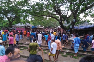 মাধবপুরে ঈমাম নিয়ে সং ঘ র্ষে আ*হত শতাধিক 