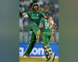 রিয়াদের দুর্দান্ত সেঞ্চুরির পরও হারল বাংলাদেশ