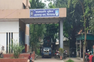 রাস্তা পার হতে গিয়ে প্রা*ণ গেল ৭৪ বছর বয়সী হাফিজ উদ্দিনের রাস্তা পার হতে গিয়ে প্রা*ণ গেল ৭৪ বছর বয়সী হাফিজ উদ্দিনের