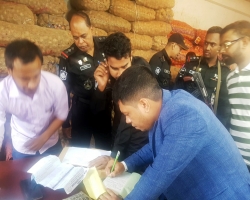 মৌলভীবাজারে রপ্তানী বন্ধের অজুহাতে পেঁয়াজের কেজিতে ৭০-৮০ টাকা বৃদ্ধি
