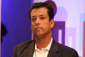 যুক্তরাষ্ট্রের নাগরিকত্ব নিলেন জ*য়