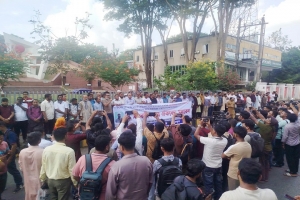 ওসমানী হাসপাতালে সাংবাদিকদের ওপর হামলাকারী ইন্টার্ন চিকিৎসকদের বিরুদ্ধে দ্রুত ব্যবস্থা নেওয়ার দাবি ওসমানী হাসপাতালে সাংবাদিকদের ওপর হামলাকারী ইন্টার্ন চিকিৎসকদের বিরুদ্ধে দ্রুত ব্যবস্থা নেওয়ার দাবি