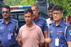 বাবাকে হ*ত্যা করে বাড়িতে গিয়ে মাকে জানালেন ছেলে