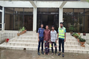 বাহুবলে কিশোরীকে ধ*র্ষণের অ*ভিযোগে আ*টক ২