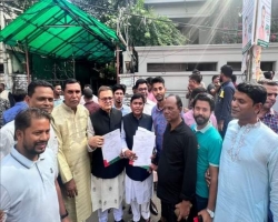 আলোচনায় শীর্ষে নৌকার মাঝি রনজিত সরকার