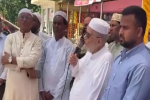 মা-বাবার কবরের পাশে চিরনিদ্রায় বি এ ন পি নেতা হাজী অলিউল্লাহ মা-বাবার কবরের পাশে চিরনিদ্রায় বি এ ন পি নেতা হাজী অলিউল্লাহ