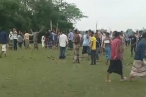 সুনামগঞ্জে ফেসবুকের পোস্টের জেরে দুই পক্ষের সং ঘ র্ষ,  আ হ ত ৩৫