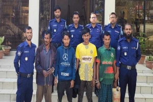 বাহুবলে যৌথবাহিনীর অ ভি যা নে ৪ জন গ্রে প্তা র
