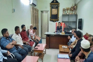  বড়লেখা পৌর প্রশাসকের সাথে ব্যবসায়ী সমিতির নেতৃবৃন্দের রুদ্ধদ্বার বৈঠক