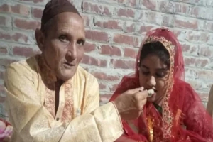 আলোচনায় ৬৬ বছরের শরিফুলের সঙ্গে কলেজ ছাত্রী আ ই রি নে র বিয়ে