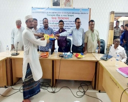 জামালগঞ্জে কৃষকদের মাঝে সার বীজ বিতরণ