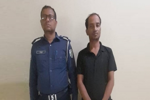 বড়লেখায় স্কুলের নৈশ প্রহরীর স্ত্রীকে ধর্ষণ ধ*র্ষণের অ*ভিযোগে চাচা শশুড় গ্রে*প্তার